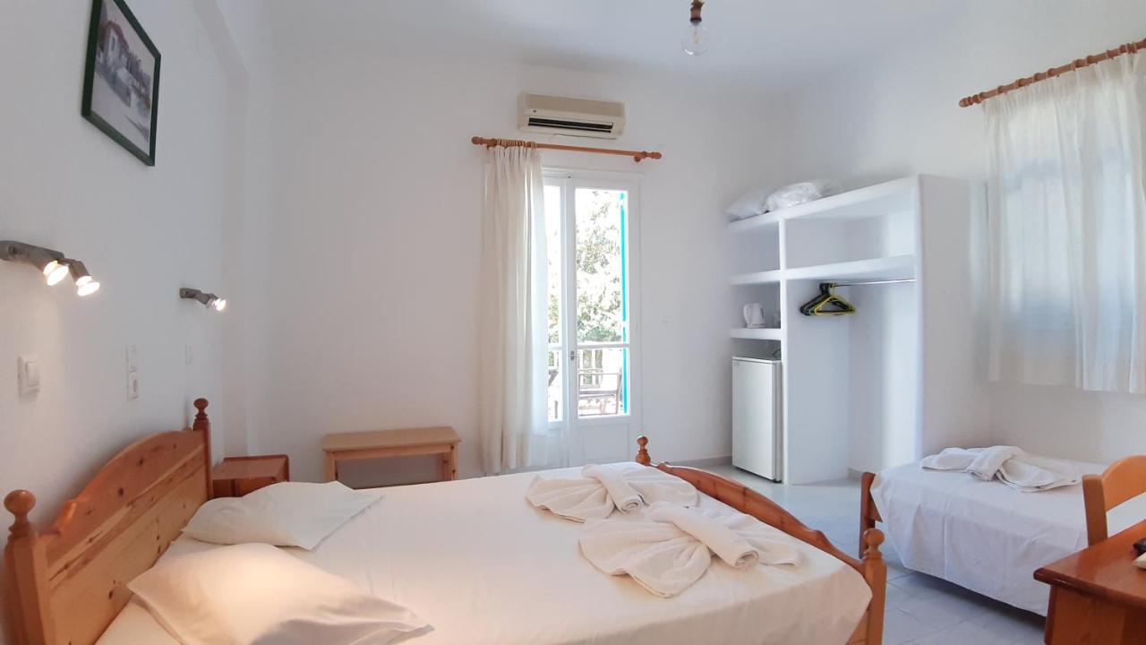 פארוס Bizas Rooms & Studios מראה חיצוני תמונה