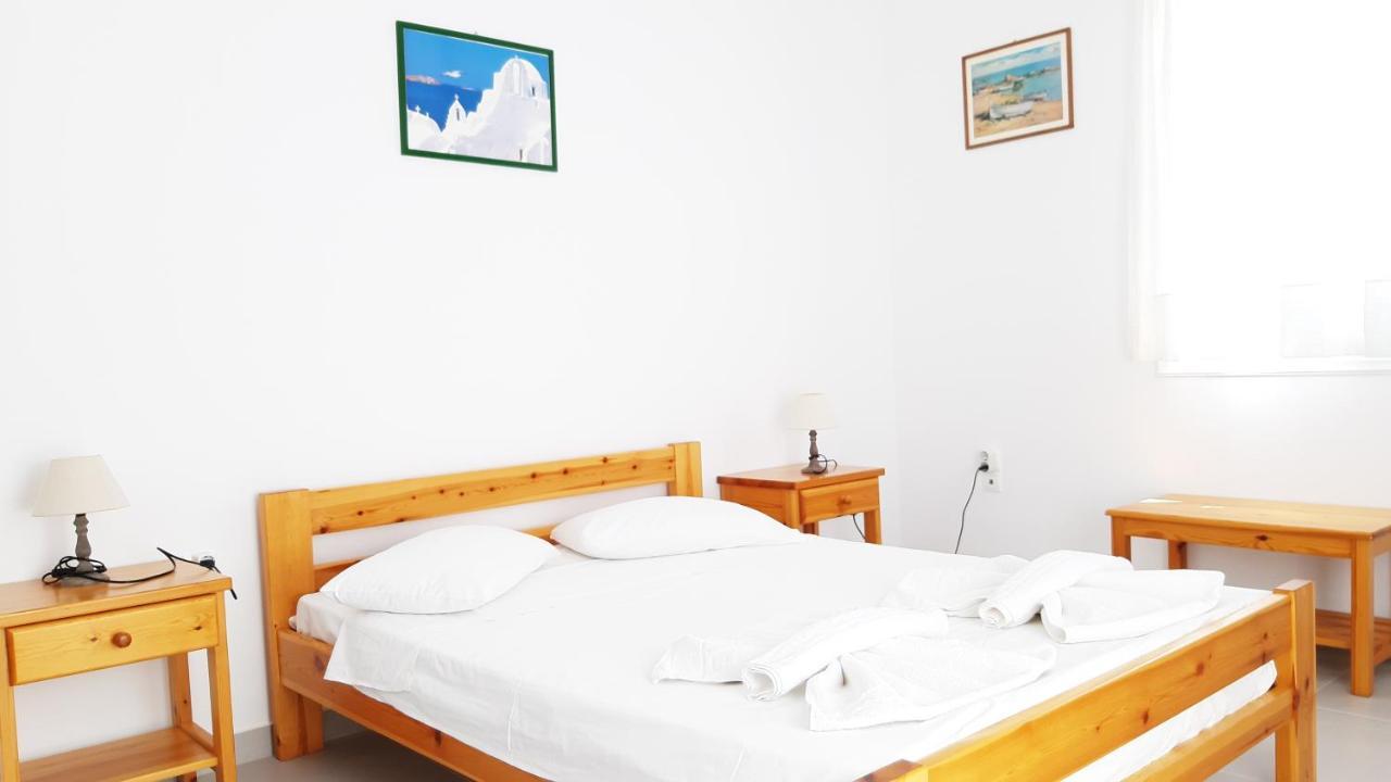 פארוס Bizas Rooms & Studios מראה חיצוני תמונה