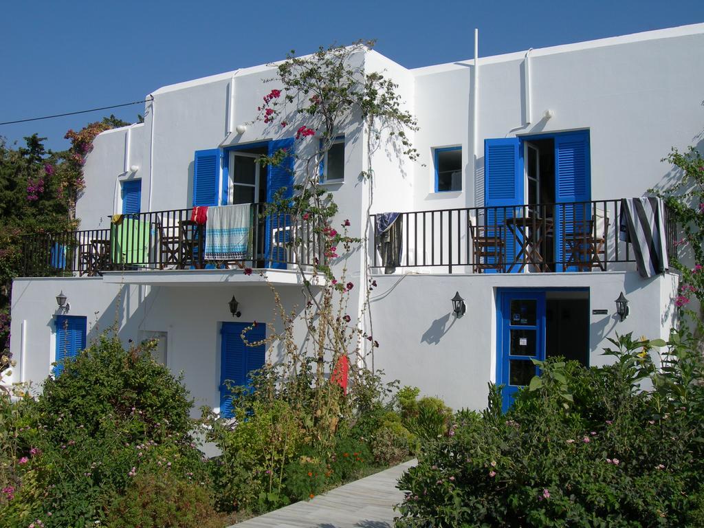 פארוס Bizas Rooms & Studios מראה חיצוני תמונה