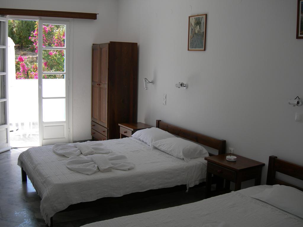 פארוס Bizas Rooms & Studios מראה חיצוני תמונה