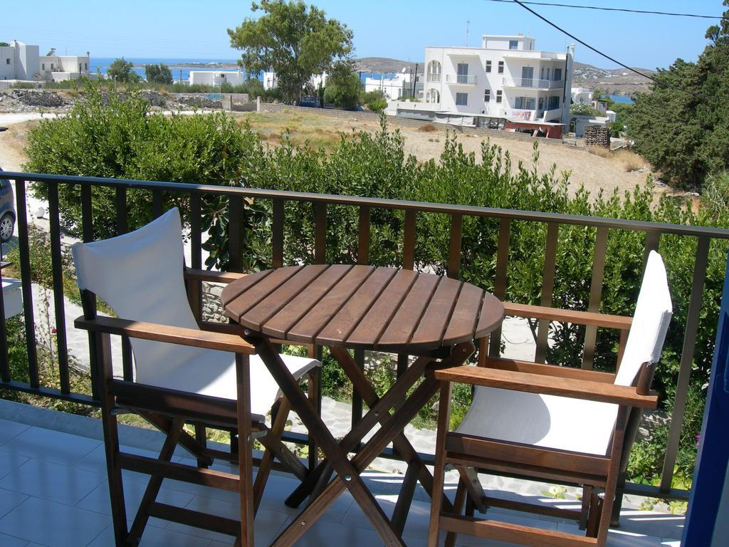 פארוס Bizas Rooms & Studios חדר תמונה