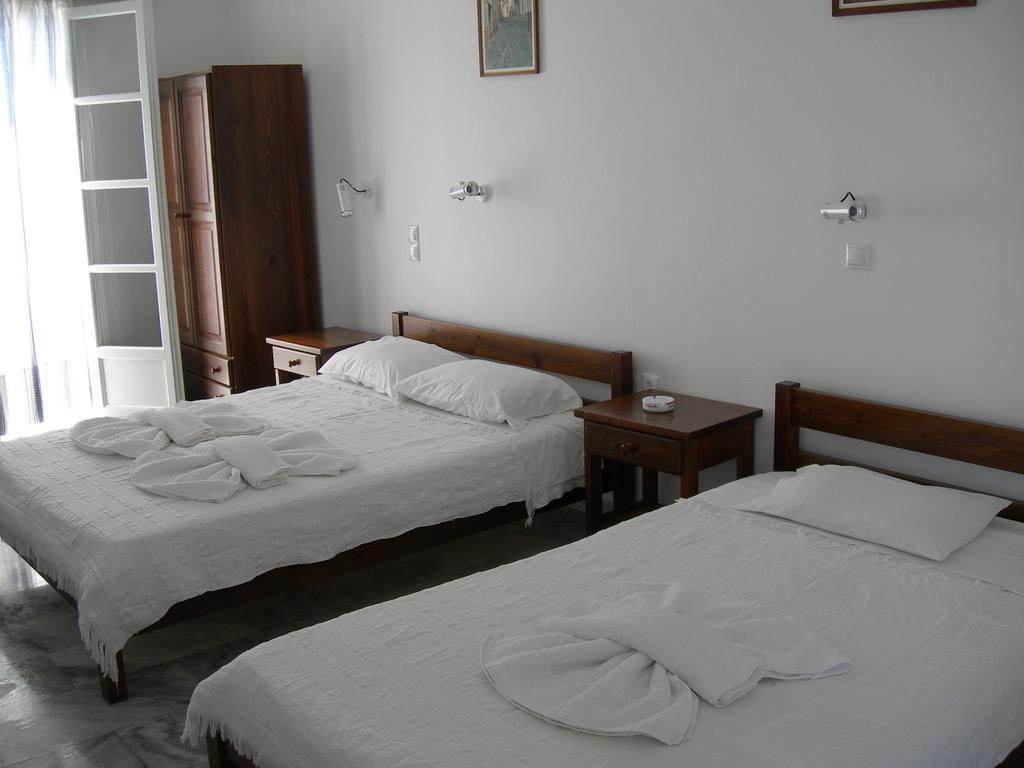 פארוס Bizas Rooms & Studios חדר תמונה