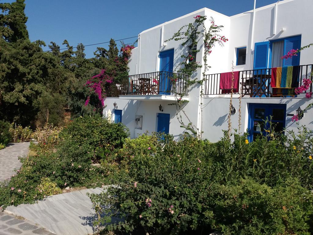 פארוס Bizas Rooms & Studios מראה חיצוני תמונה