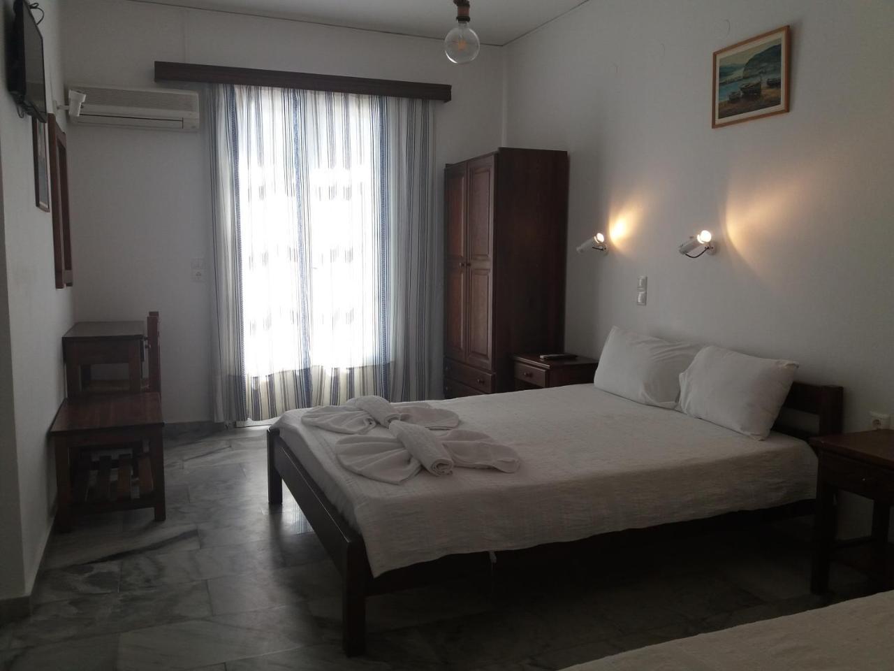 פארוס Bizas Rooms & Studios מראה חיצוני תמונה