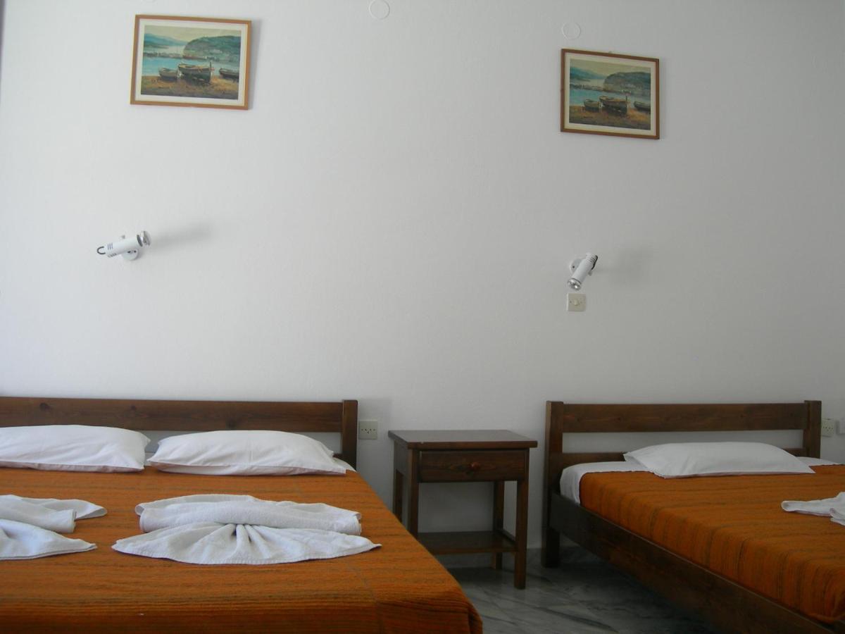 פארוס Bizas Rooms & Studios חדר תמונה